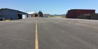link to full image of Hanger Area and Taxi Road 2